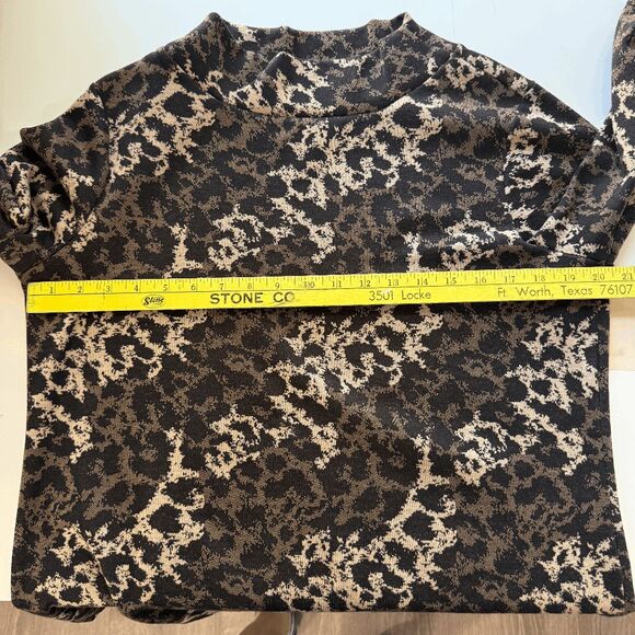 Investments‎ Animal Print, 3/4 Sleeve Tunic with Mock Turtleneck. - Picture 7 of 7